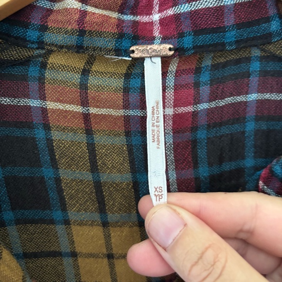 Free People shoulder‎ cut out plaid flannel button down top Size XS - Picture 5 of 6